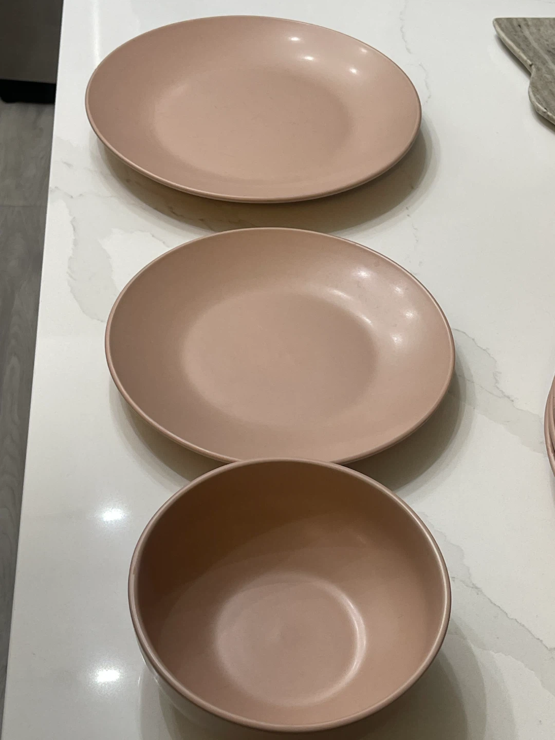 Dusty pink 4 person dinnerware set $25 - photo 2