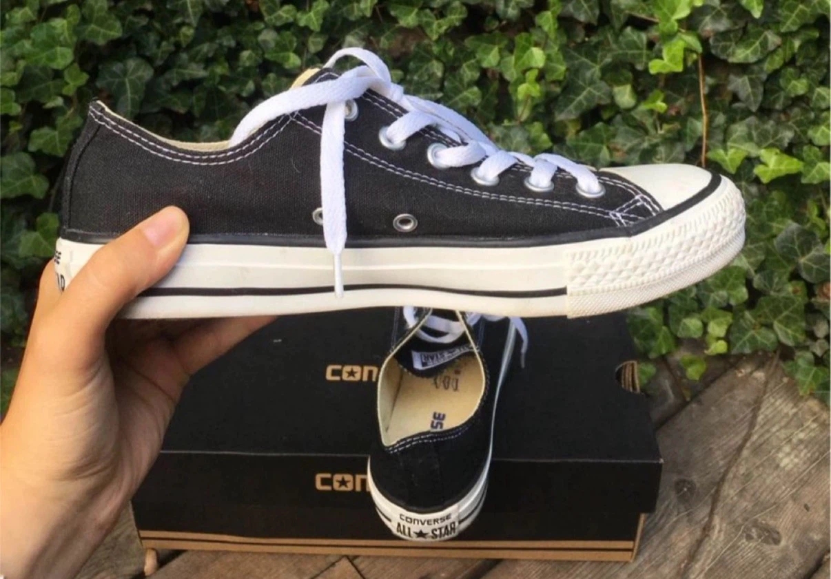 NEW! CONVERSE ALL STARS, SIZE 6 male, size 8 female