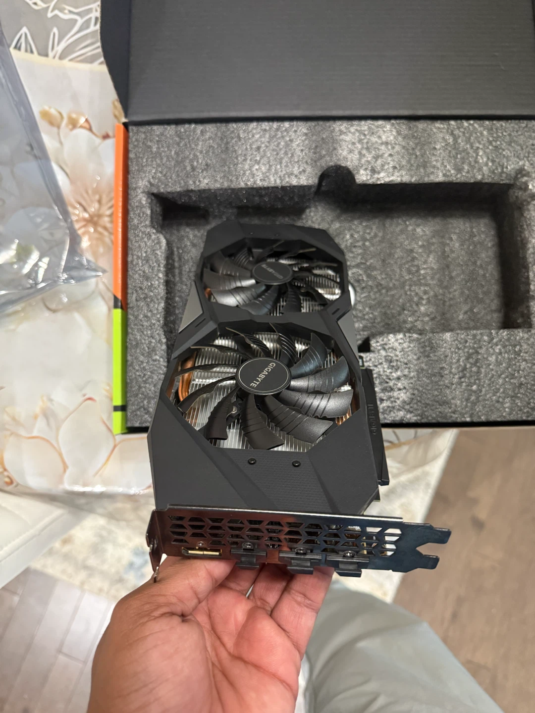Gigabyte GeForce RTX 2070 WINDFORCE 2X 8GB Graphics Card - photo 2