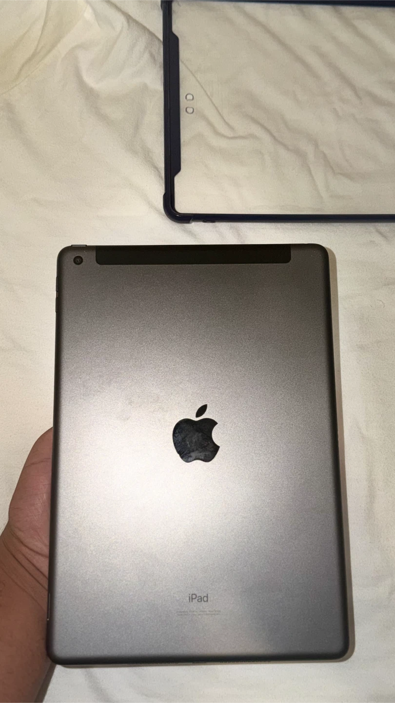 iPad 8th Generation - photo 2
