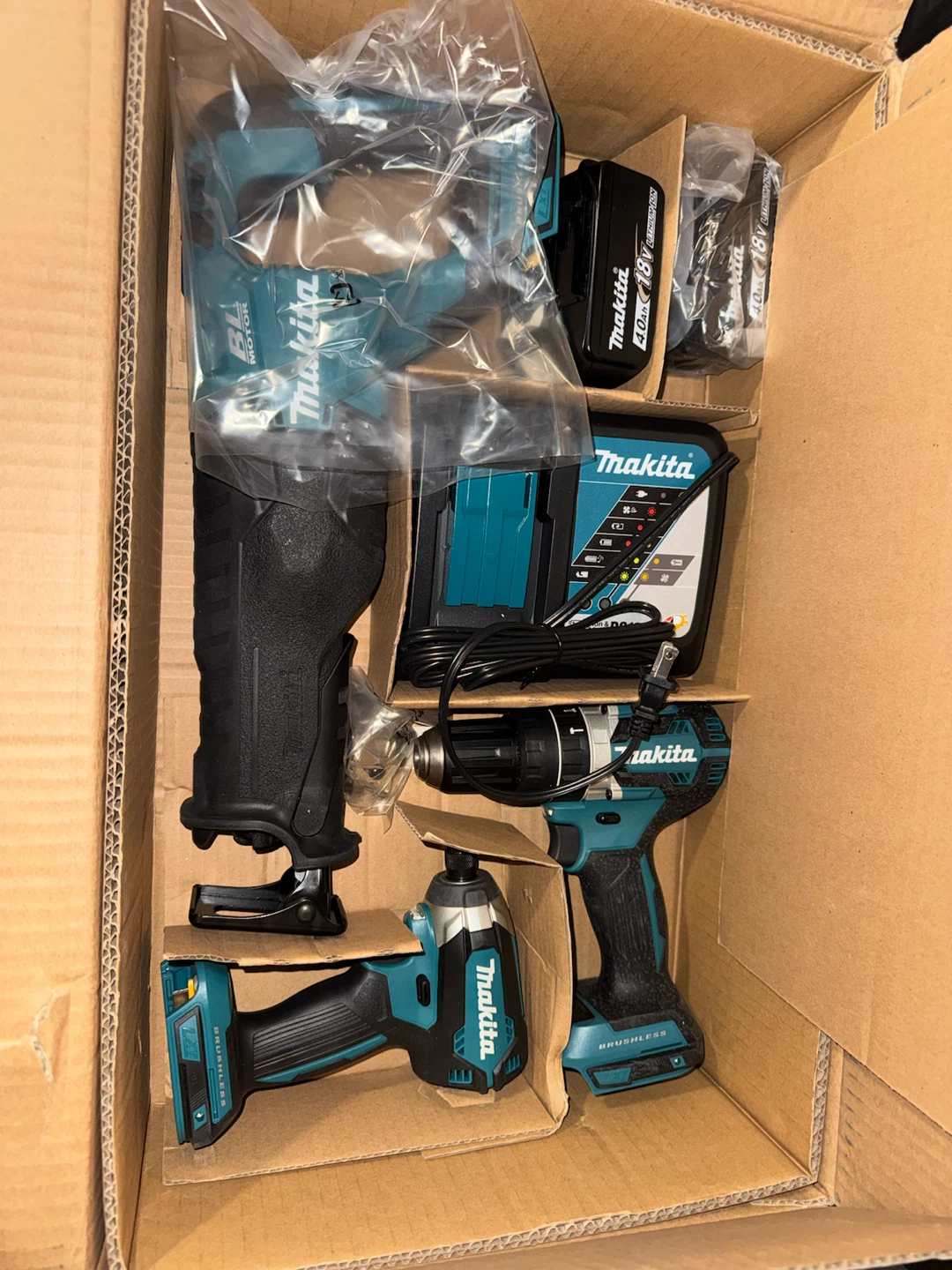 Makita 4.0 Ah 18V LXT Lithium-Ion Brushless Cordless Combo Kit