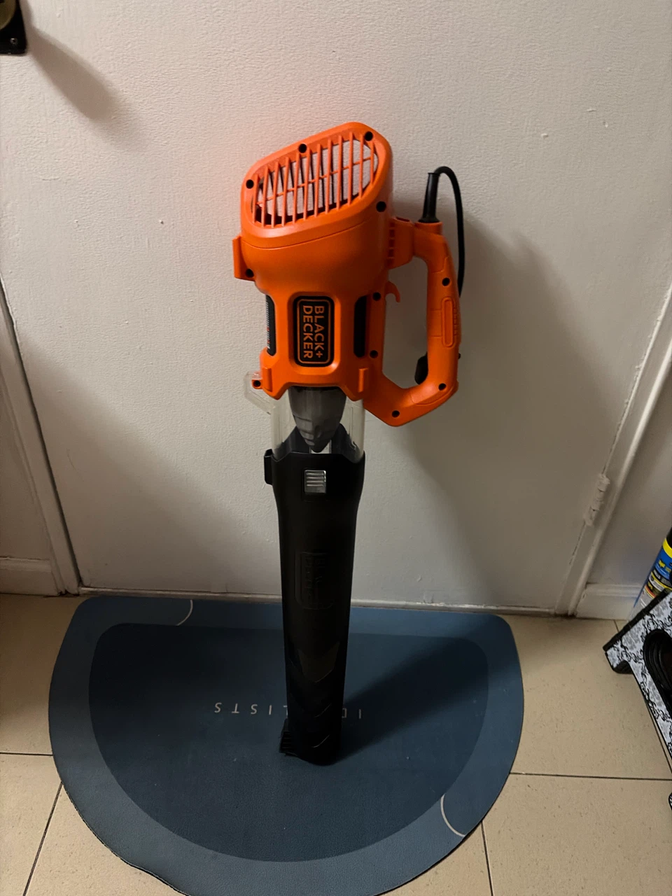 Electric leaf blower
