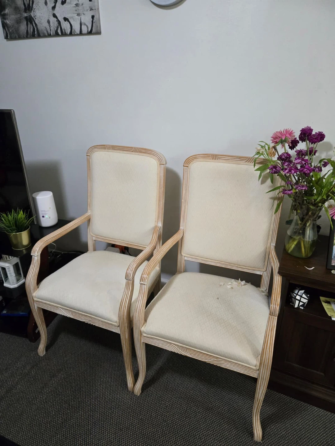 Set of 3 vintage accent chairs and TV stand - photo 2