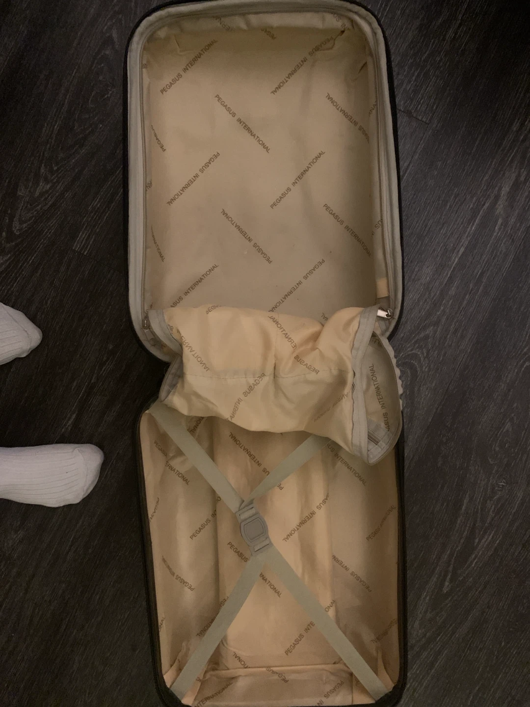 Pegasus International Carry-on Luggage - photo 2