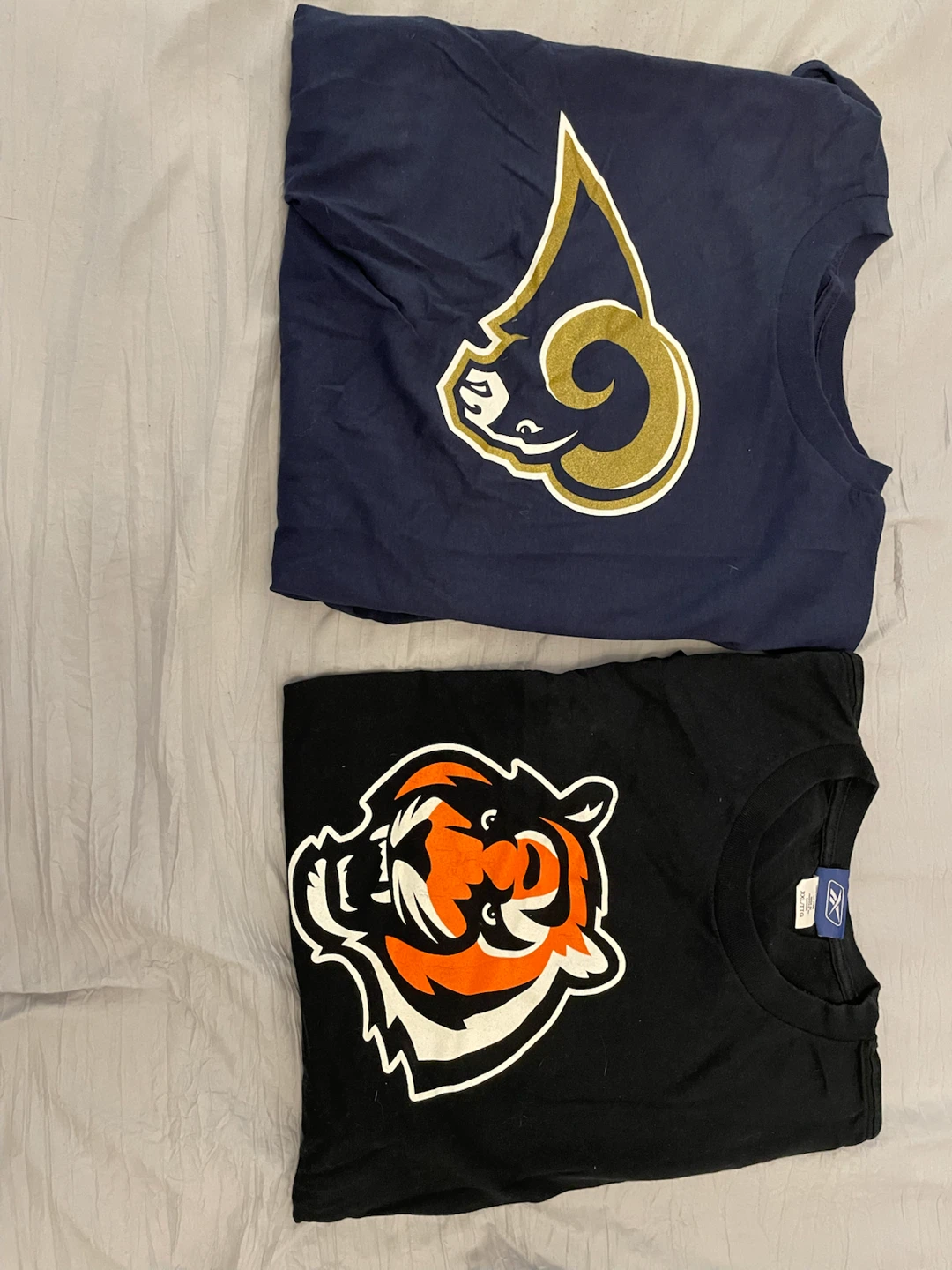 Assorted NFL, NHL, MLB, NBA T-Shirts