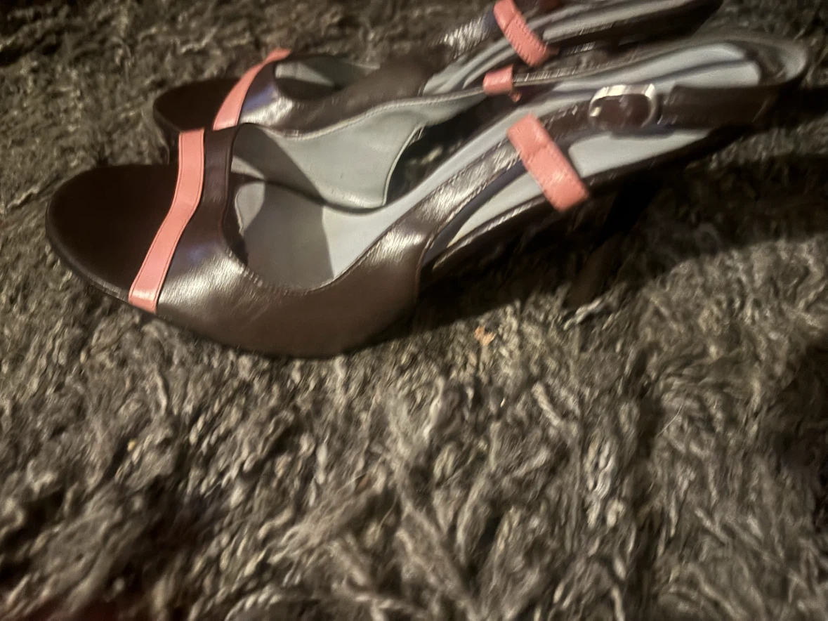 New BCBGMaxAzria Slingback Heels, size 6.5 - photo 3