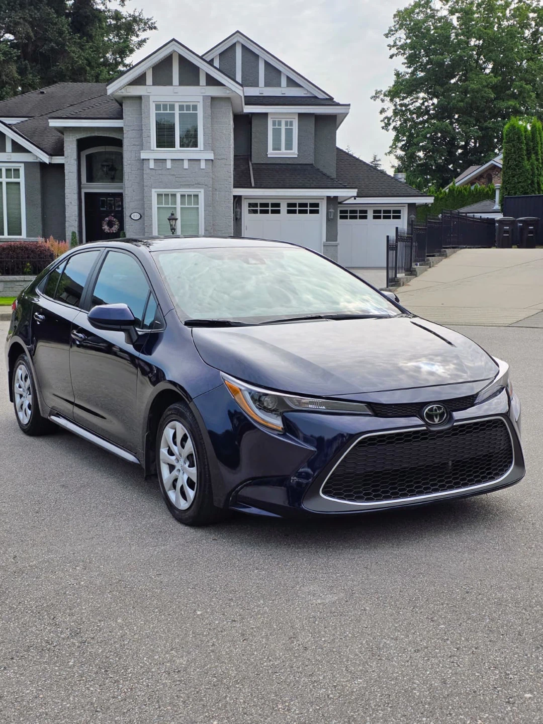 Used 2020 Toyota Corolla LE Sedan 1.8L 4 CYLINDER 66,000 km