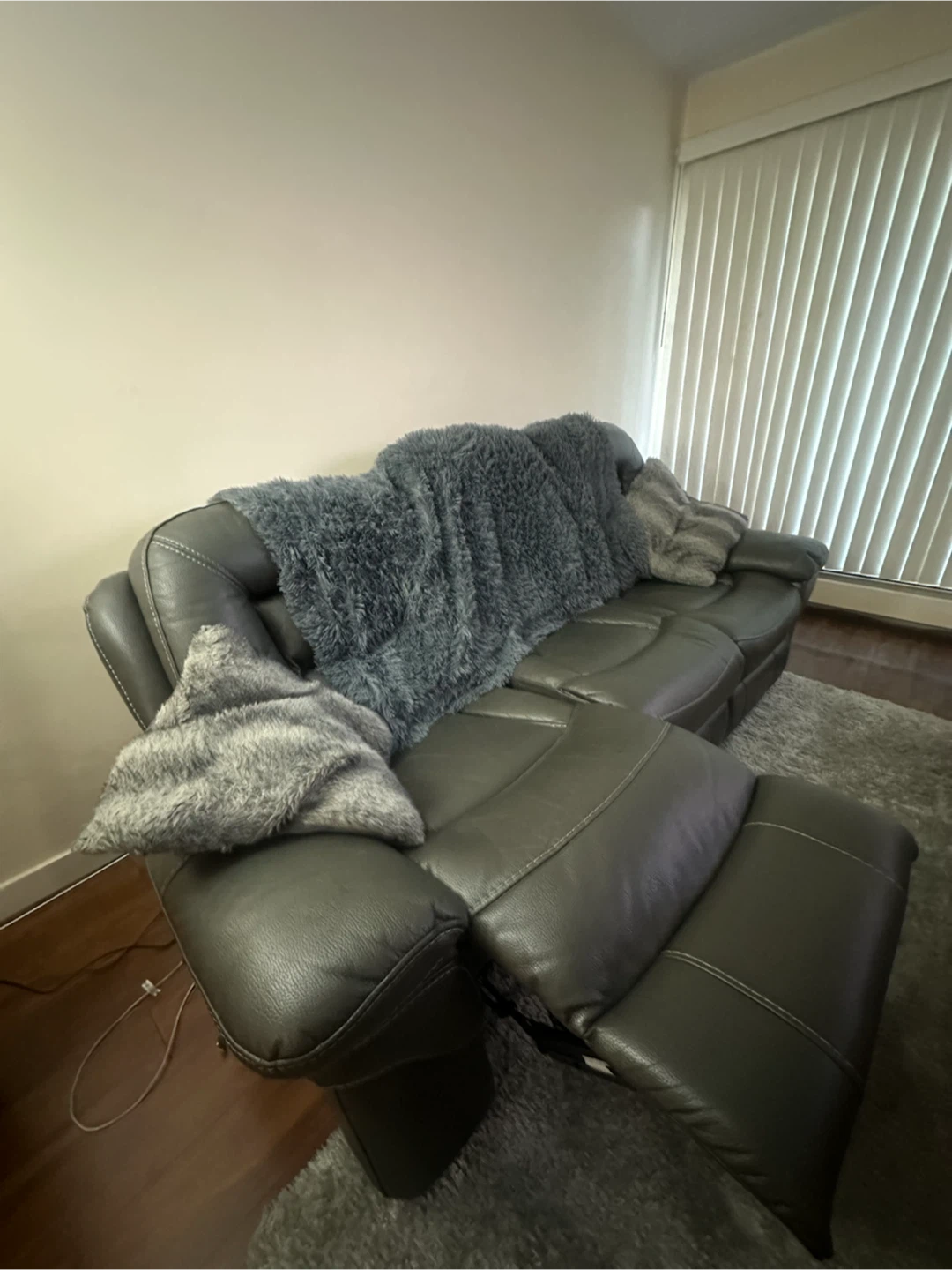 Grey Leather Sofa recliner - photo 2