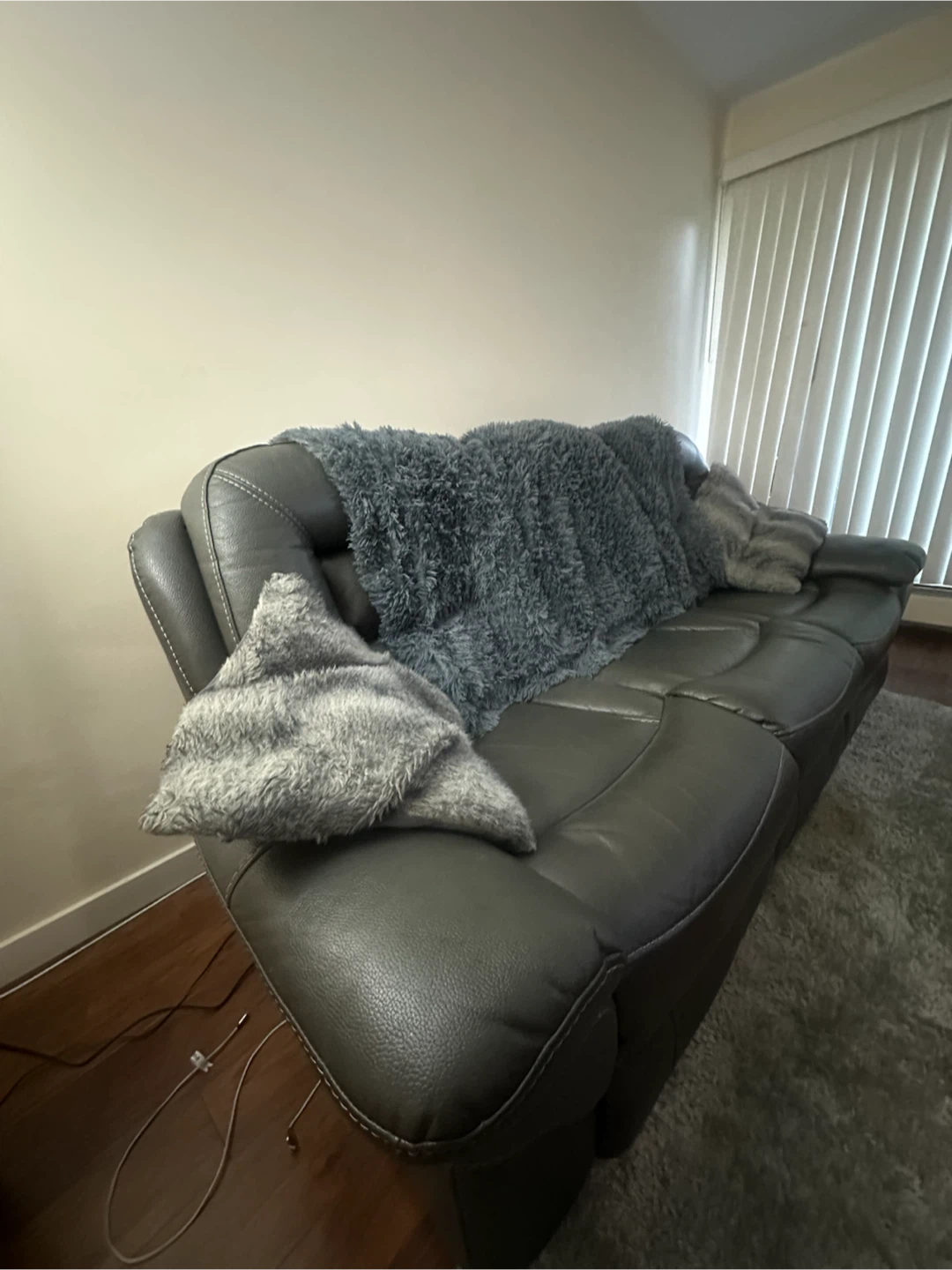Grey Leather Sofa recliner - photo 3