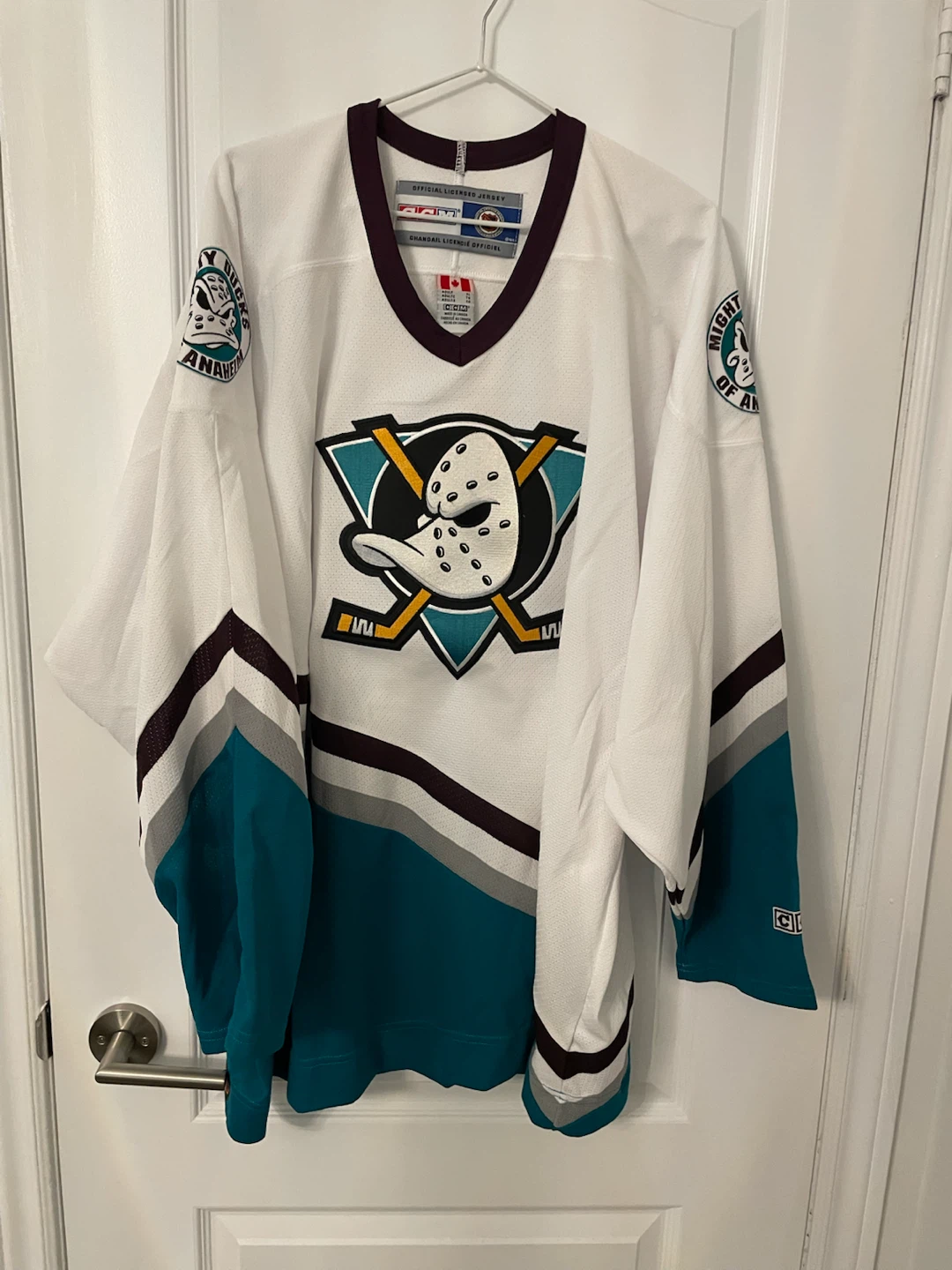 Anaheim Ducks Hockey Jerseys (5)