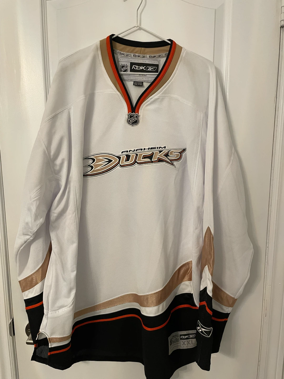Anaheim Ducks Hockey Jerseys (5) - photo 4