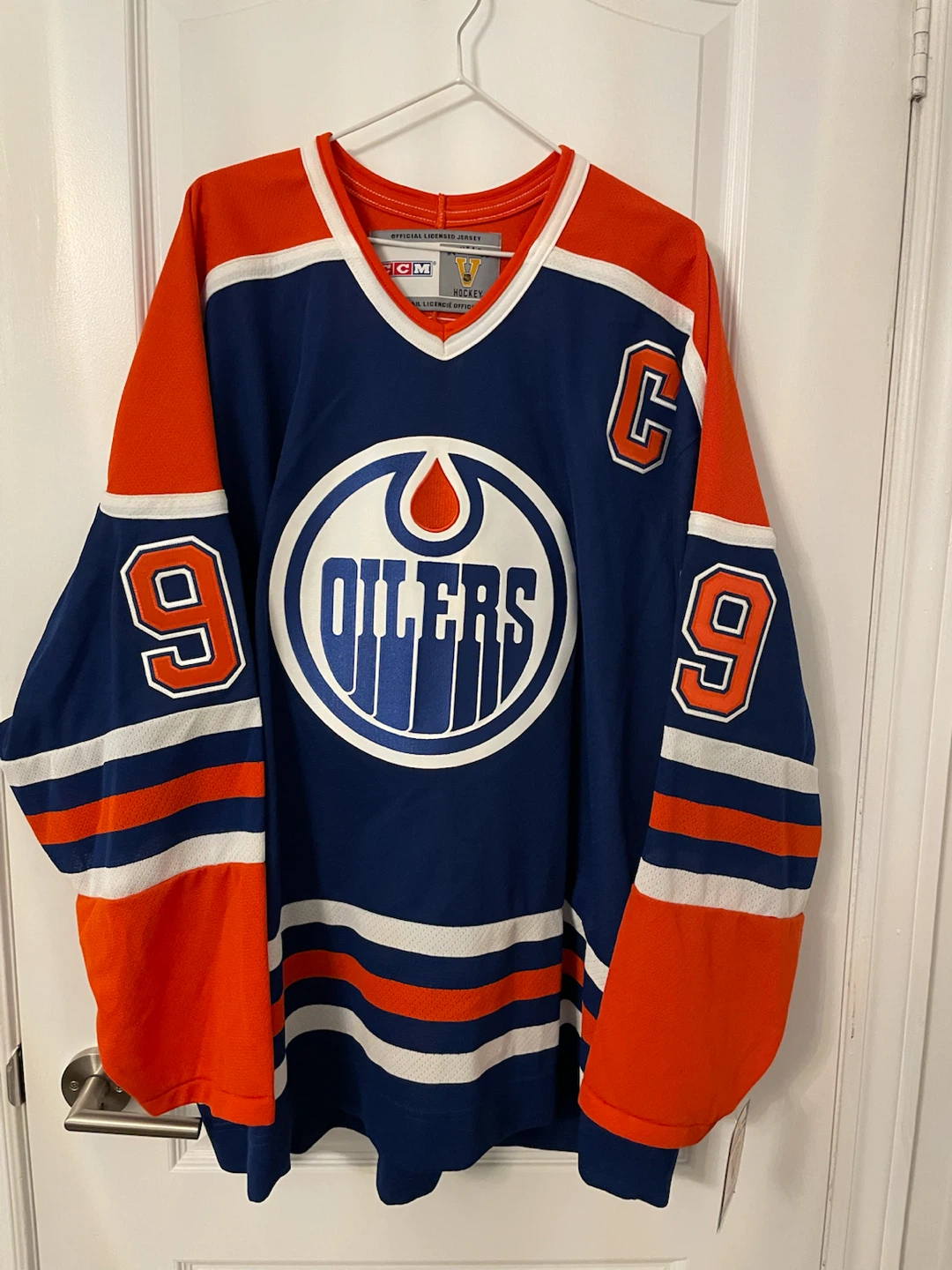 Edmonton Oilers Jersey (2)