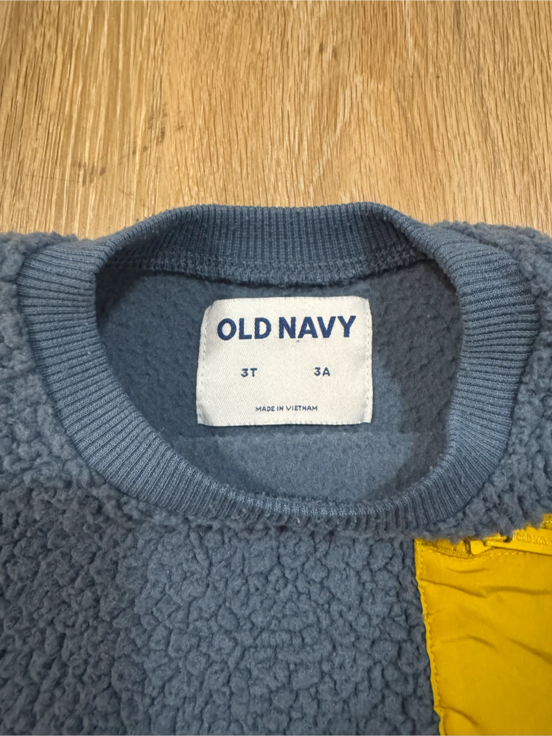 Old Navy Fleece Sweater for Toddlers Size 3T - photo 2