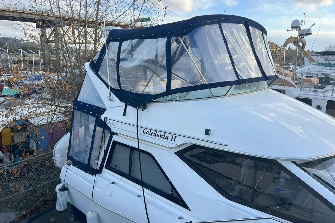 2001 Bayliner 3258 - photo 2