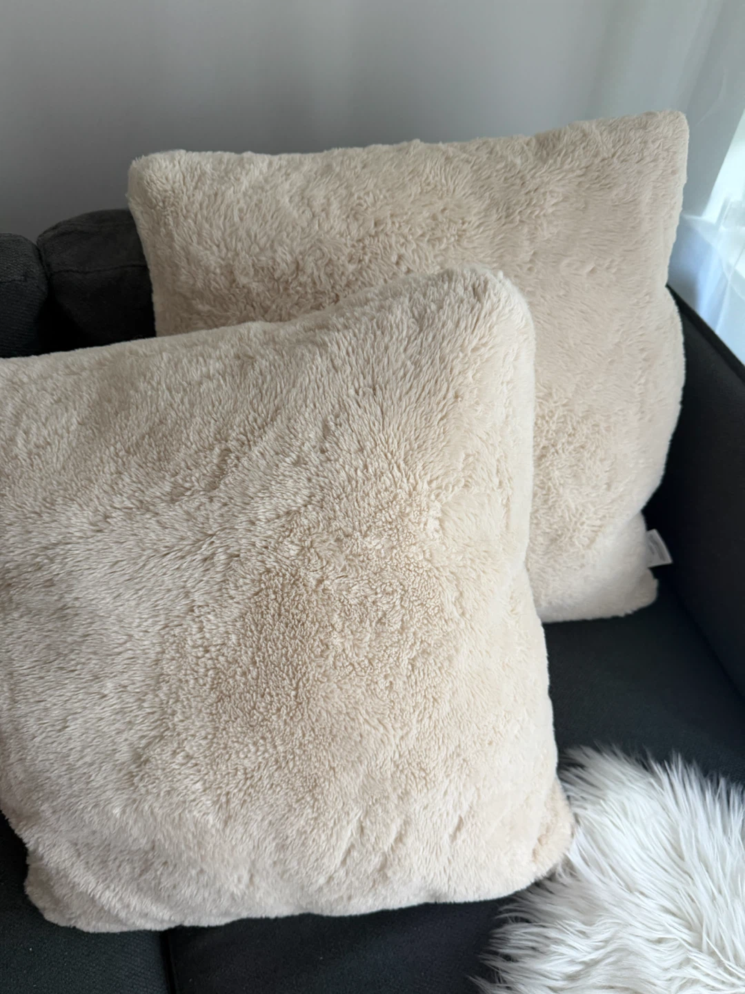 Set of 2 Cream Fuzzy Throw Pillows - photo 2