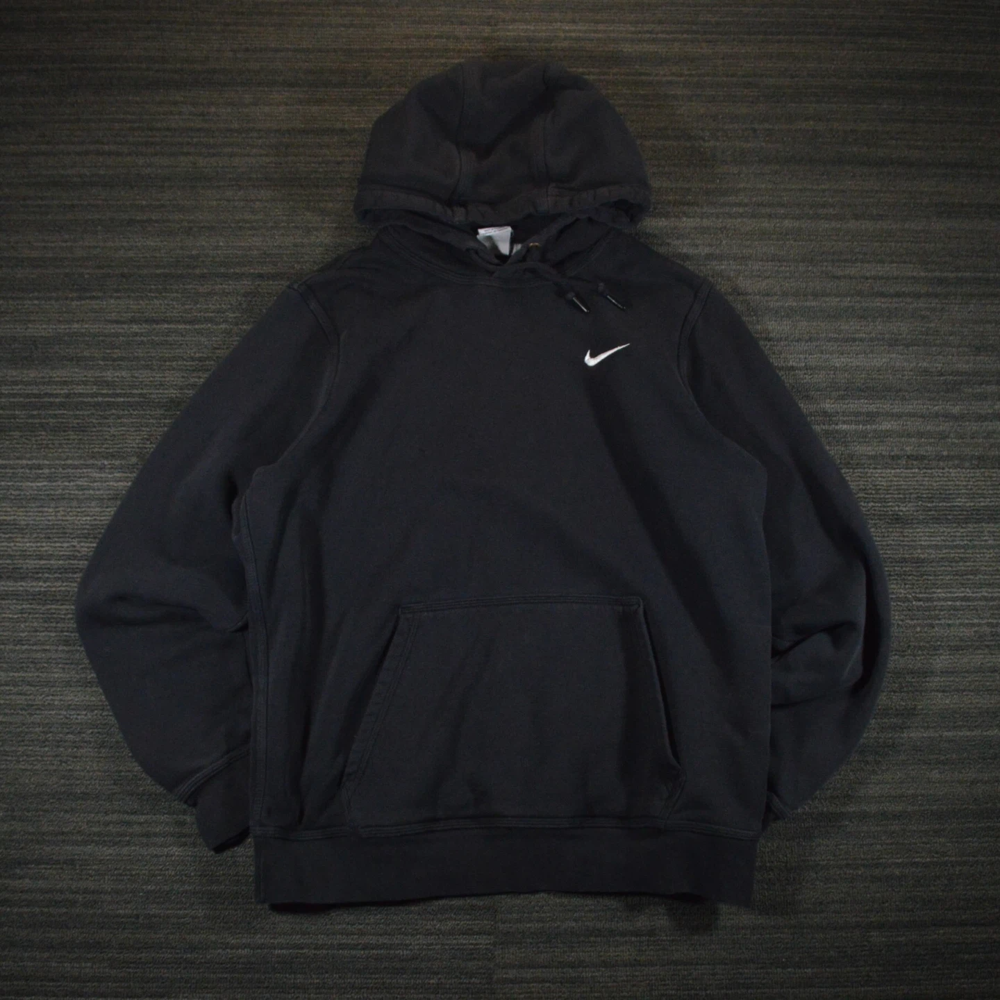 Nike Black Pullover Hoodie Men’s Medium - Good Condition