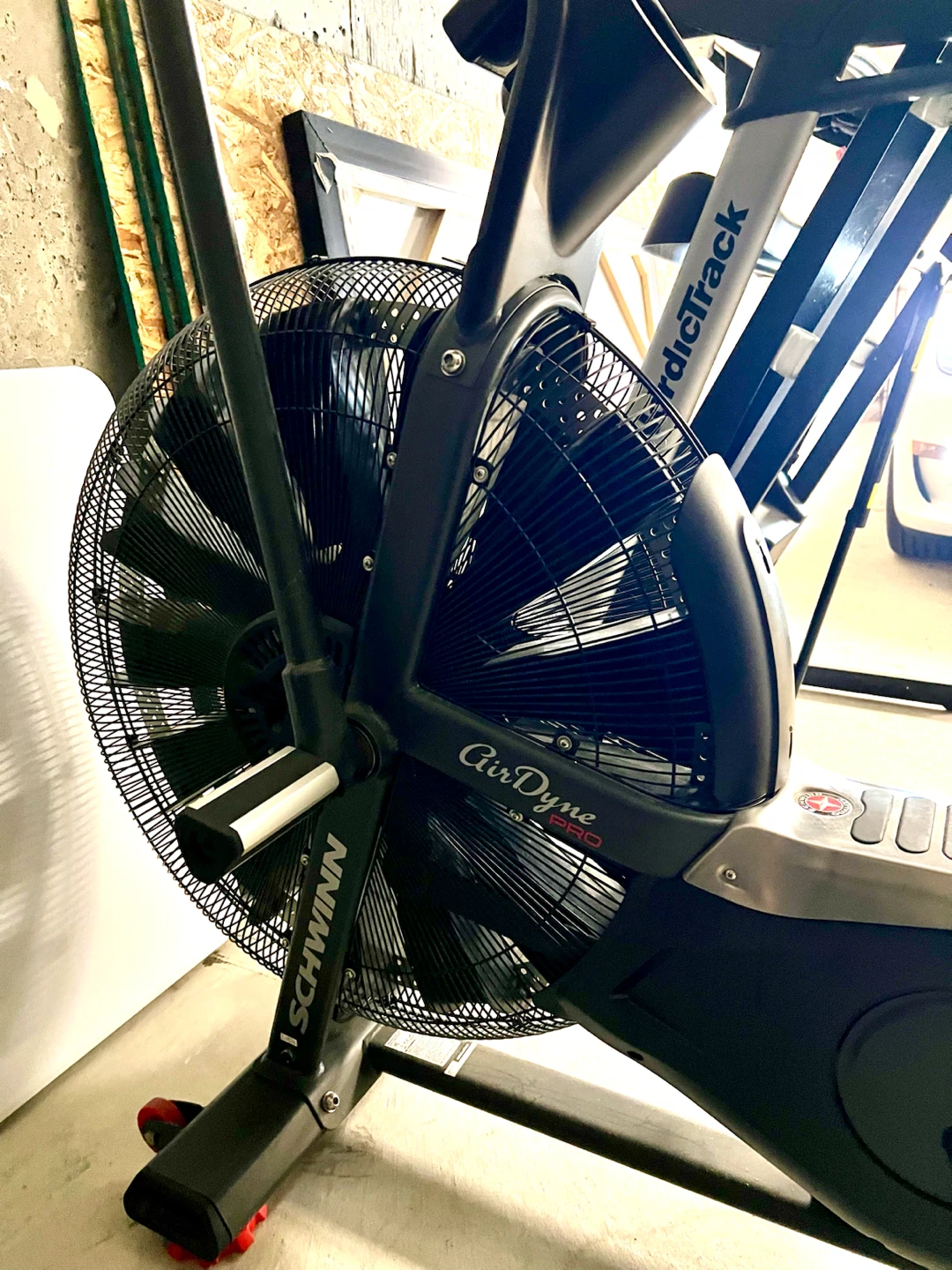 Schwinn AirDyne Pro Fan Bike - photo 2