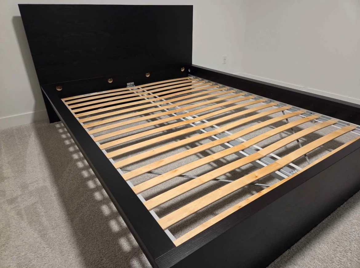 IKEA MALM Queen bed frame - photo 3