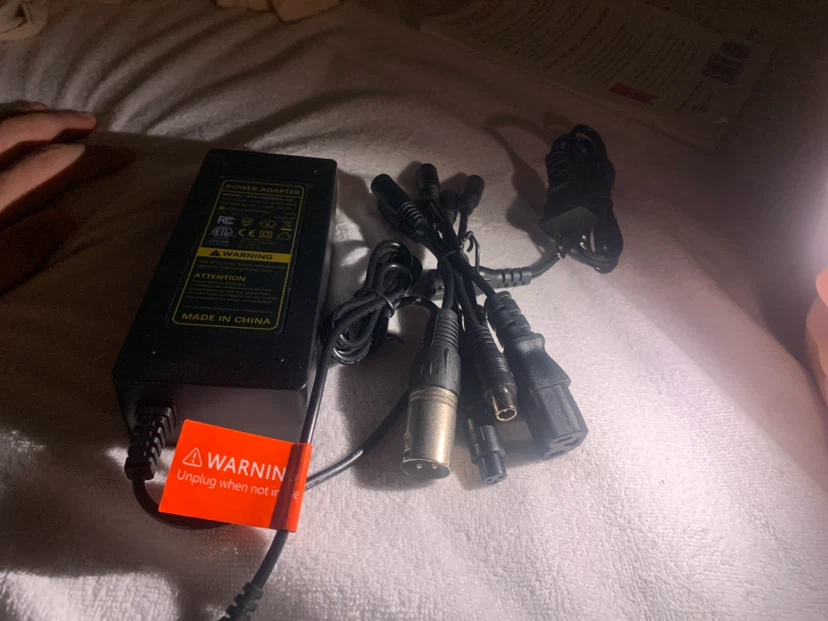 Power Adapter GYX-4200200-C8 100-240V 3.5A - photo 4