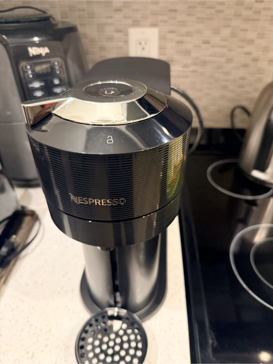 Nespresso VertuoPlus Coffee Machine - photo 2