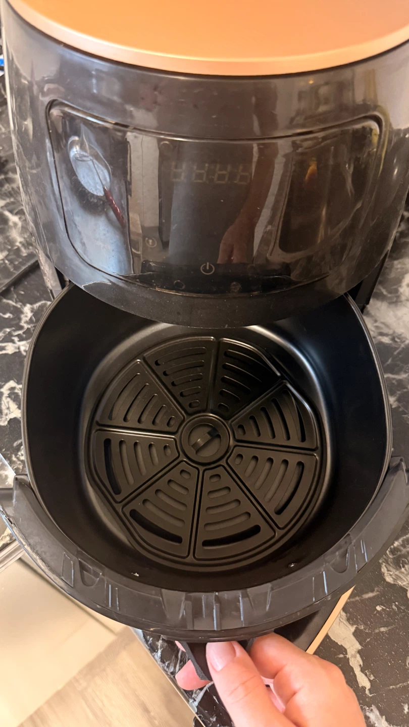 Chefman Air Fryer - photo 2