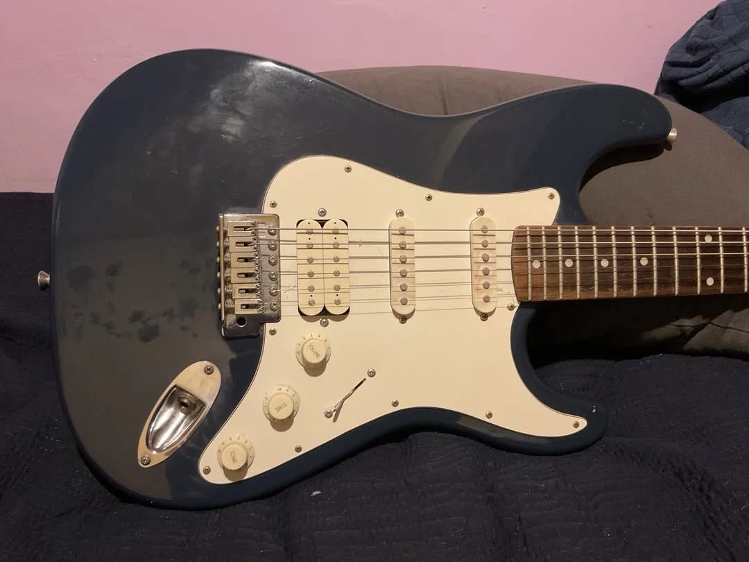 Rogue ST-4 HSS Electrical Guitar - Blue