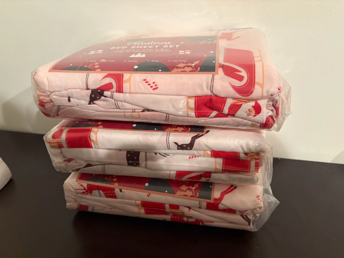 Brand New King Size Go Green Christmas Bed Sheet Set 4 Pieces - photo 3