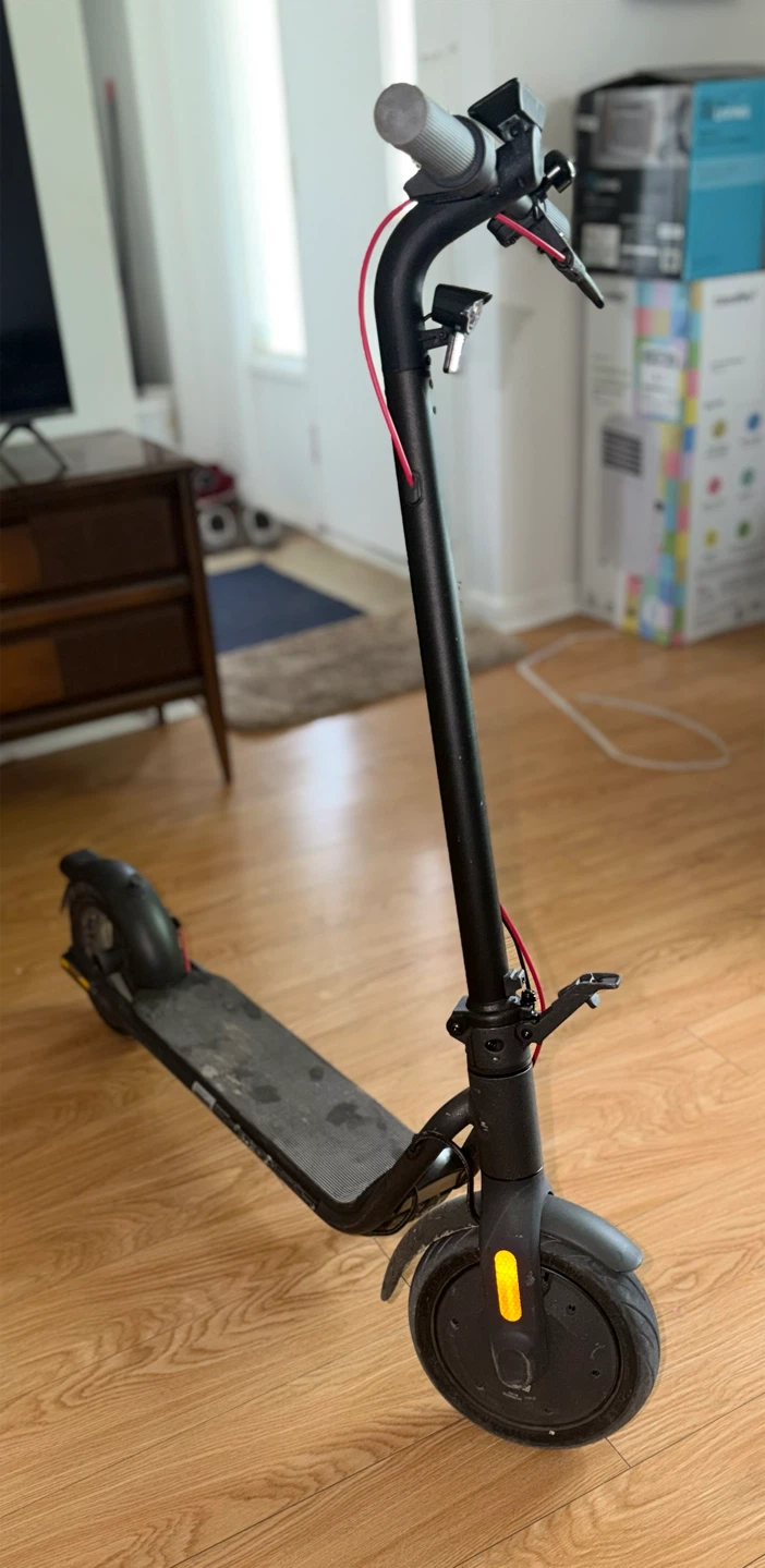 NAVEE V40N electric scooter - photo 3