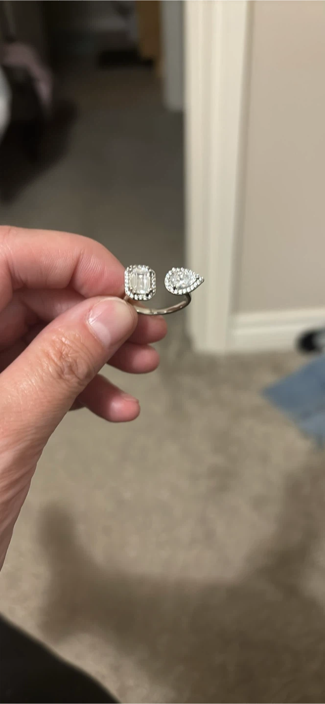 Diamond Ring - Emerald Cut & Pear Shape - photo 2