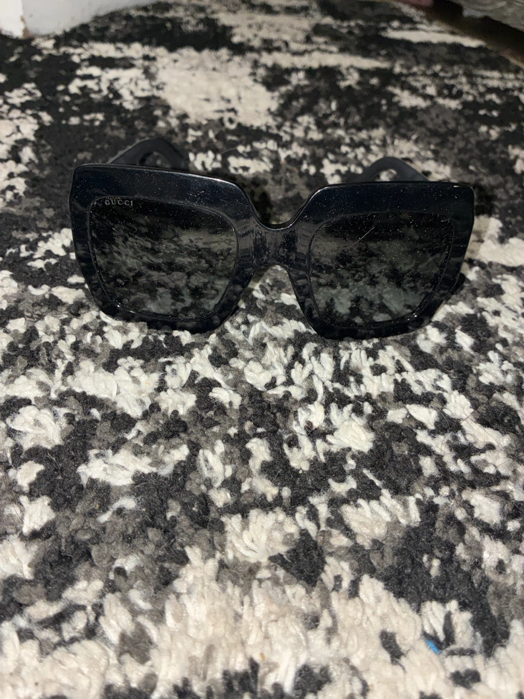 Gucci Black Acetate Cat-Eye Sunglasses - photo 2