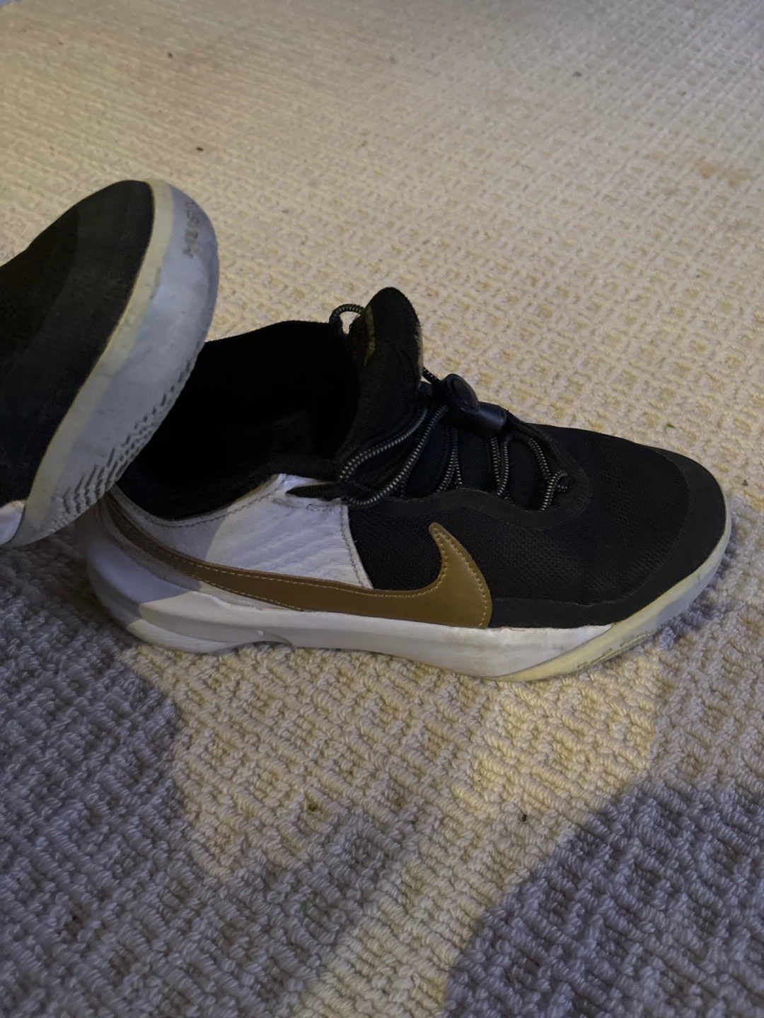 Nike Hustle DX-SU21 Kids Shoes - photo 2