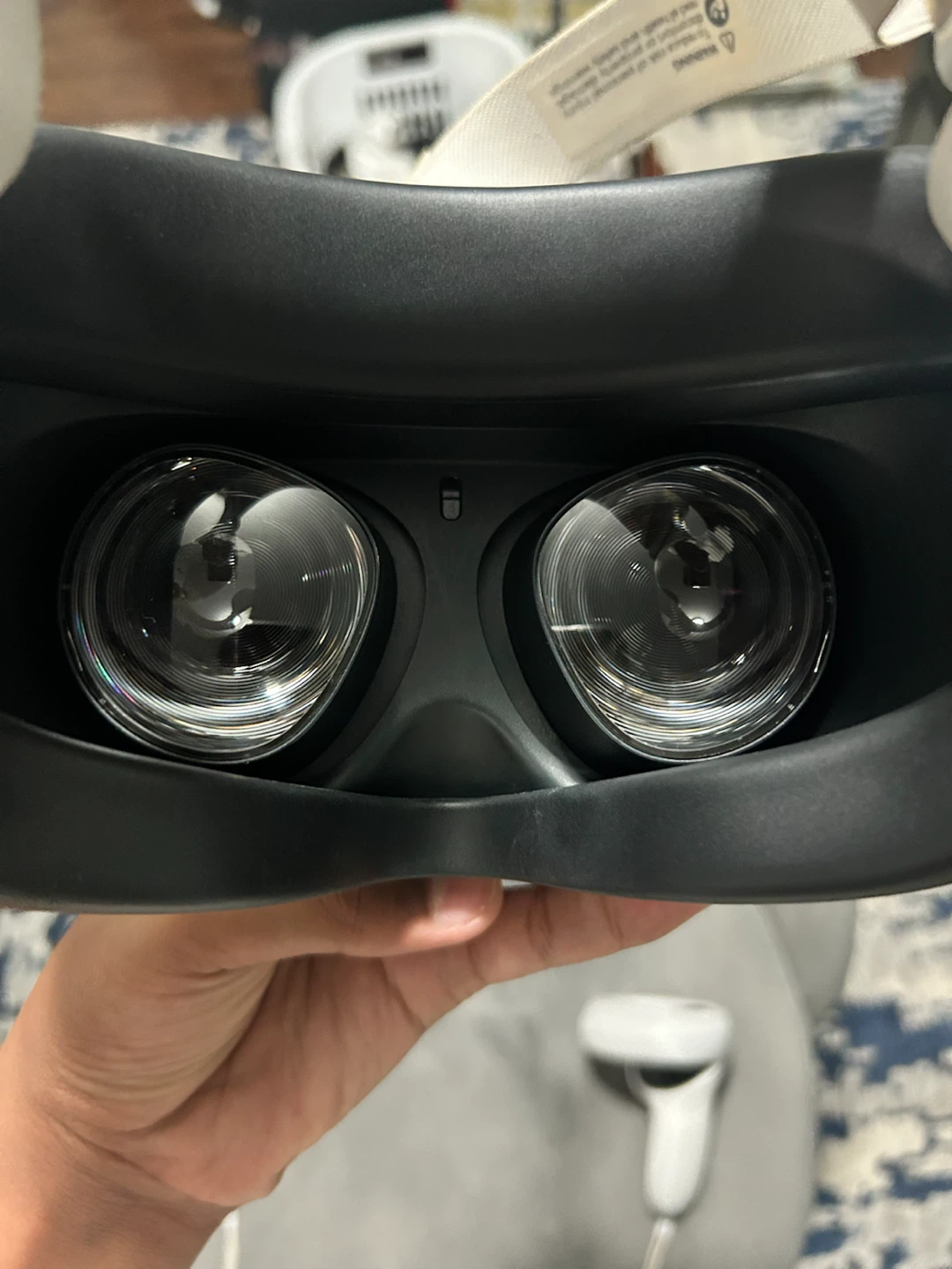 Meta Quest 2 VR Headset with Controllers - photo 2