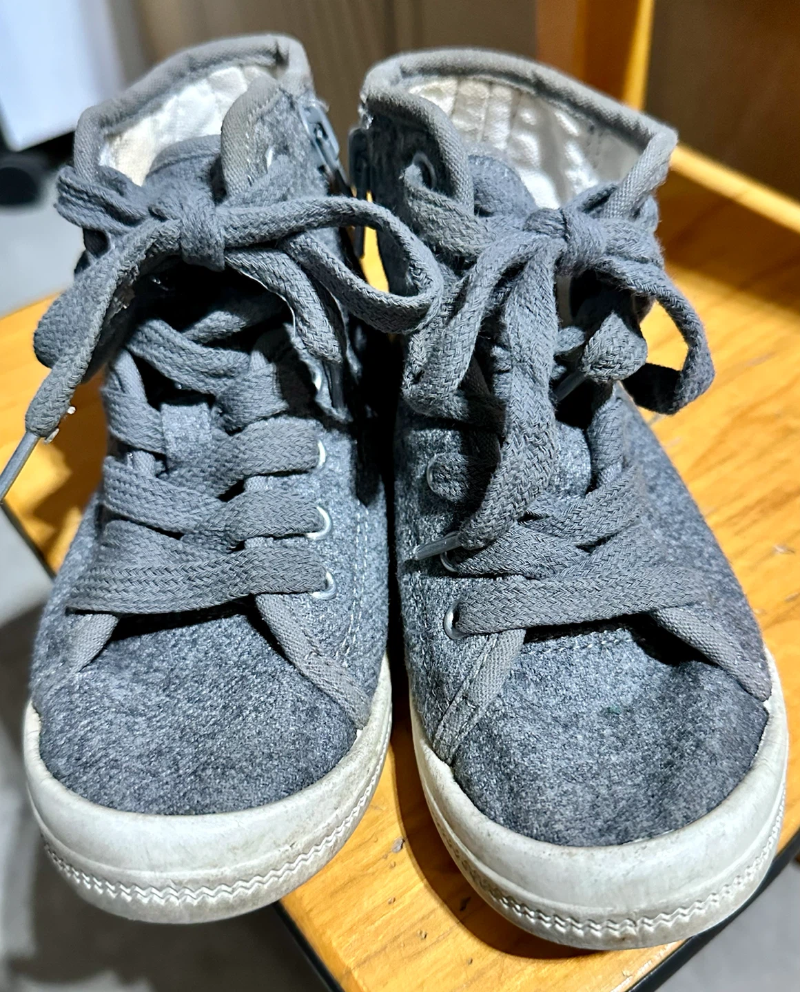 Roxy Kids High-Top Sneakers size 12