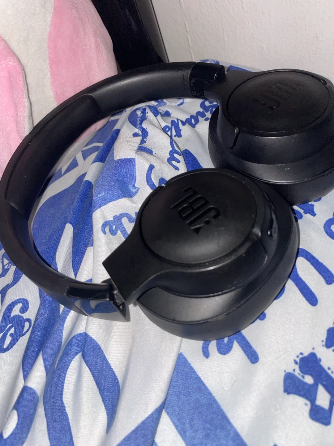 JBL Black Over-Ear Headphones - photo 3