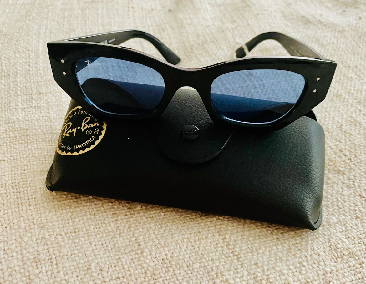 Ray-Ban RB4330 Sunglasses