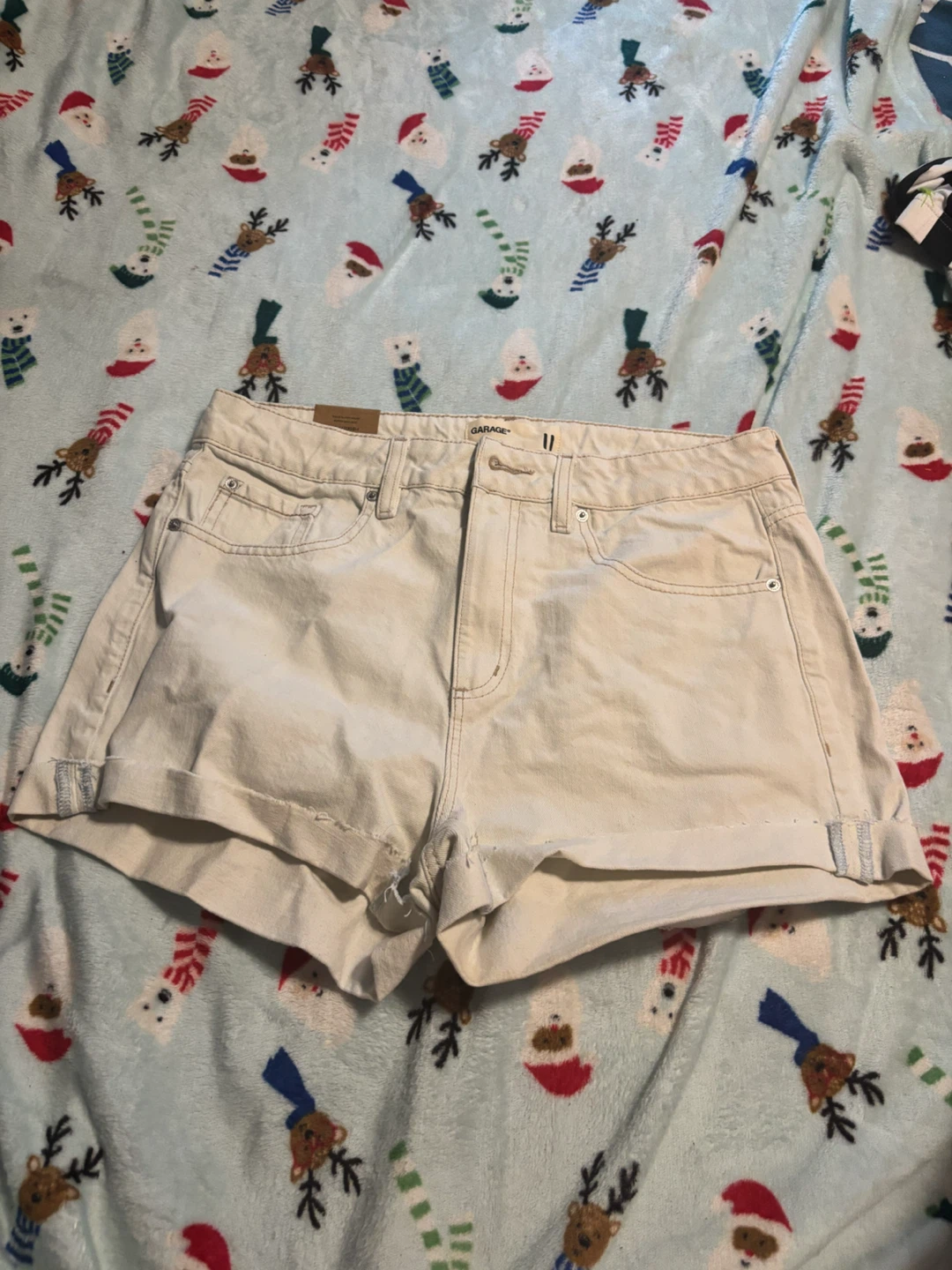 Garage Mom Shorts - Cream