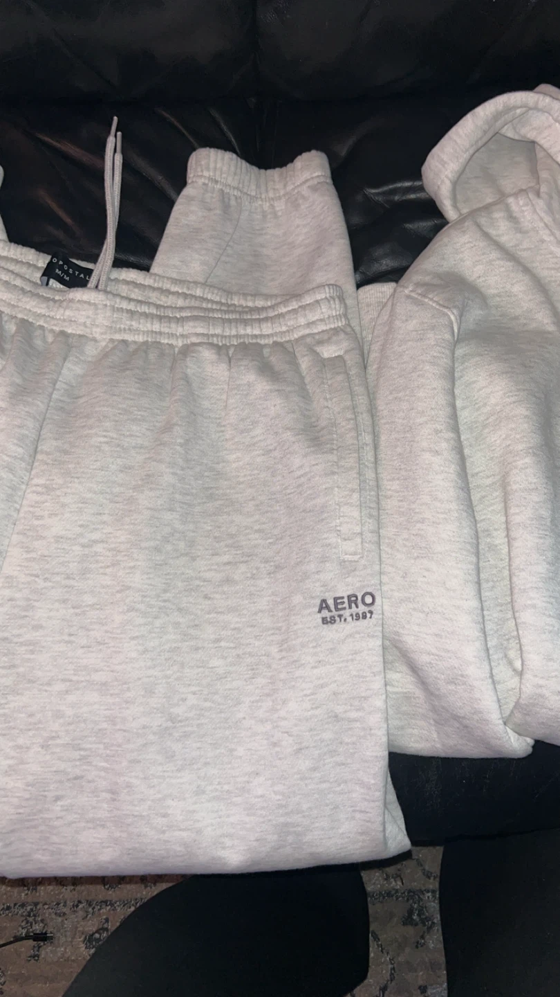 BRAND NEW AERO EST. 1887 Hoodie and Sweatpants Set - photo 3