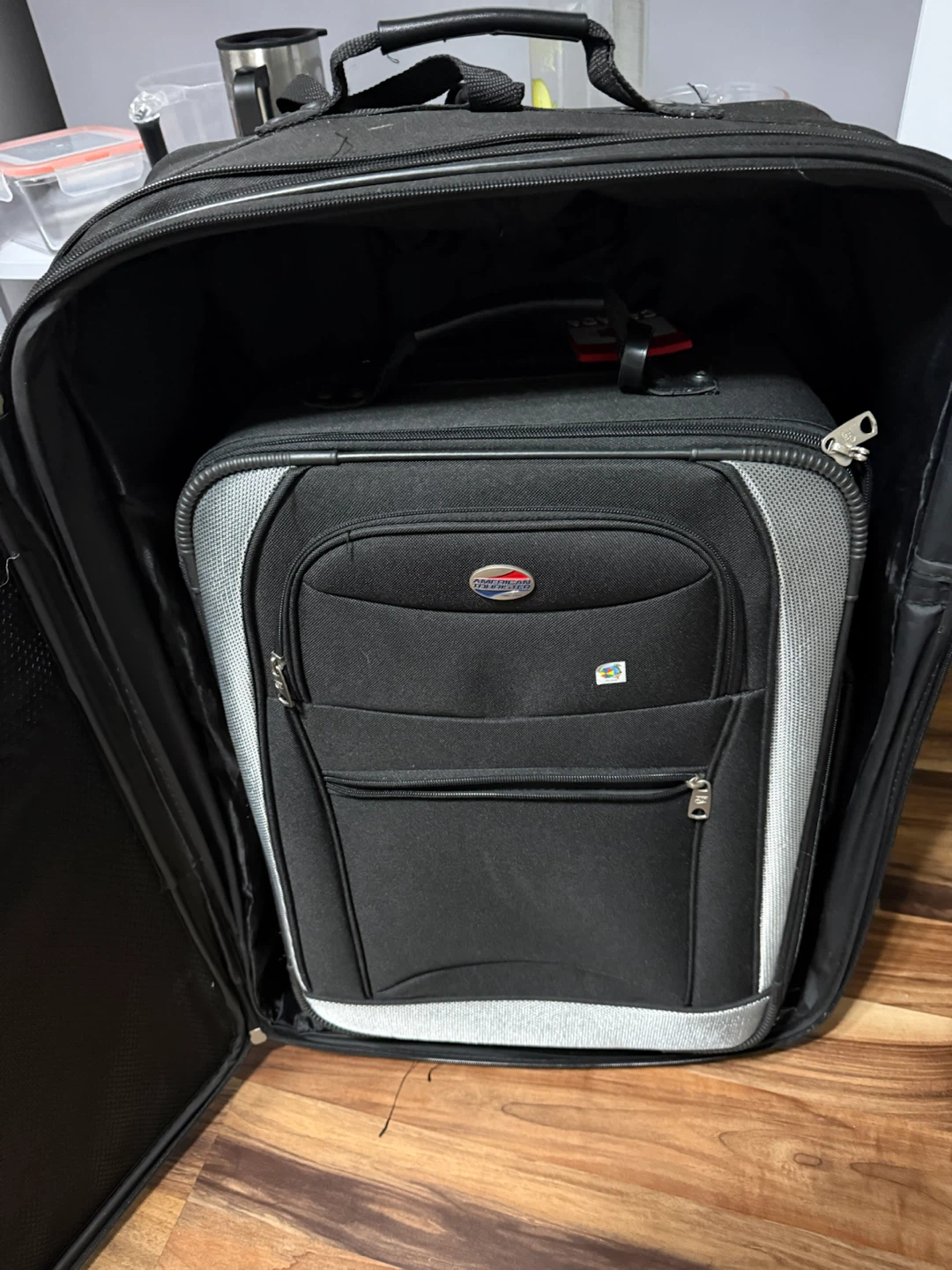 American Tourister Rolling Suitcase - photo 2