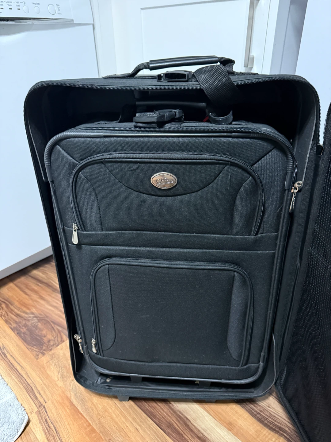 Black Hardside Spinner Luggage Set - photo 2