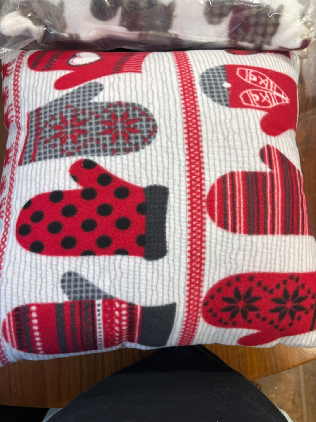 Two Christmas Throw Pillows - photo 2
