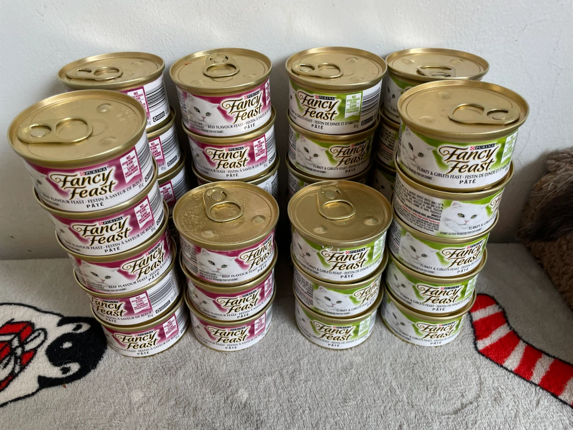 Fancy Feast Wet Cat Food Lot-Pate Beef & Turkey