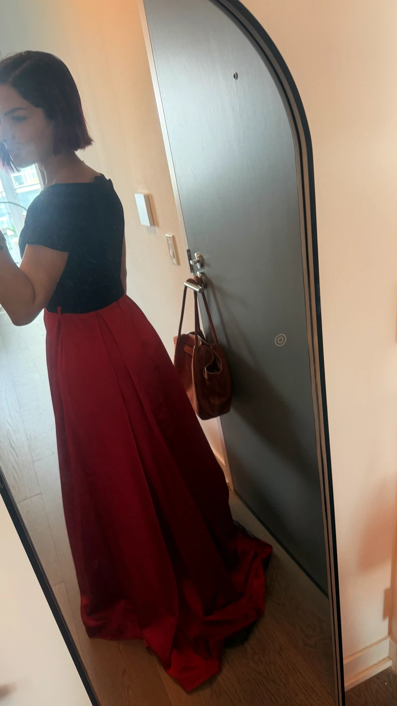 Red Satin Gown with Black Bodice - photo 2