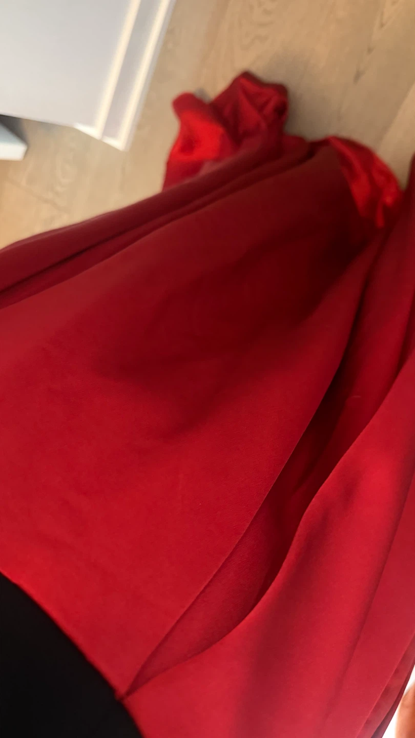 Red Satin Gown with Black Bodice - photo 3