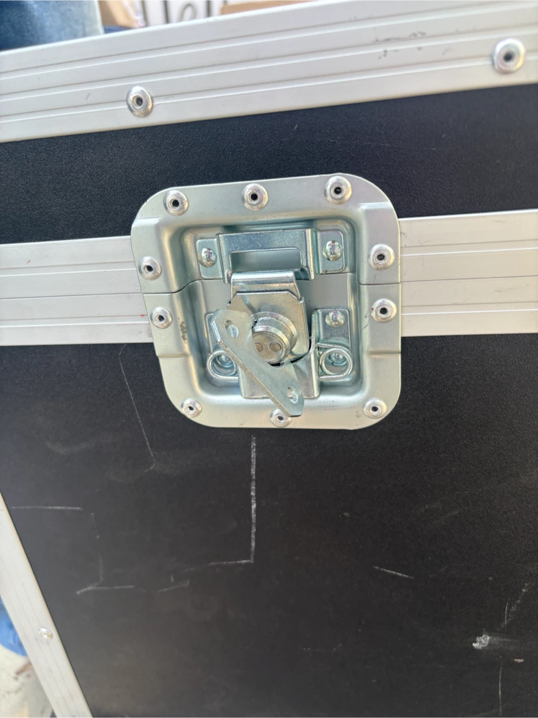 LG  Case with Wheels and Dividers - photo 2