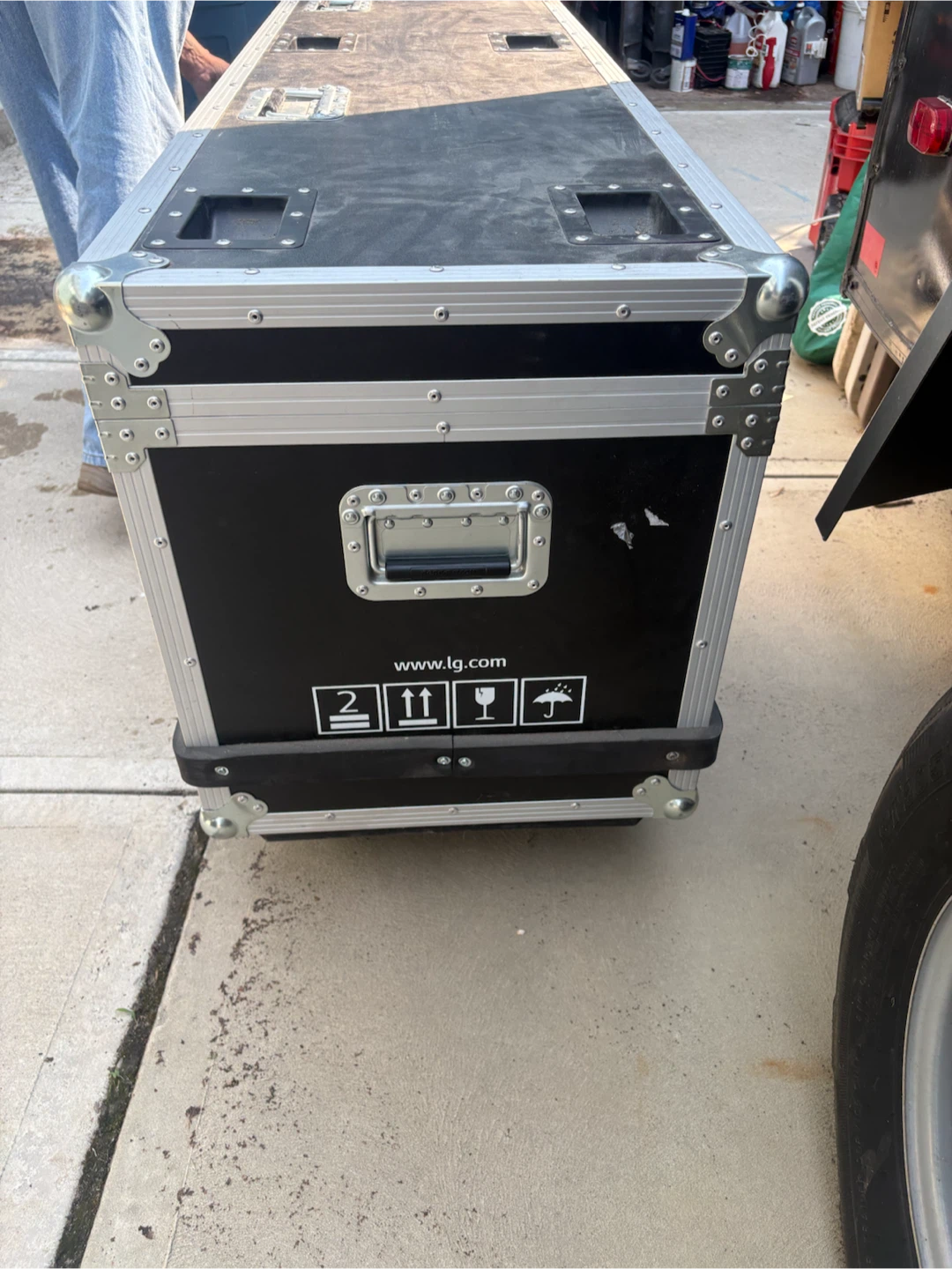 LG  Case with Wheels and Dividers - photo 5