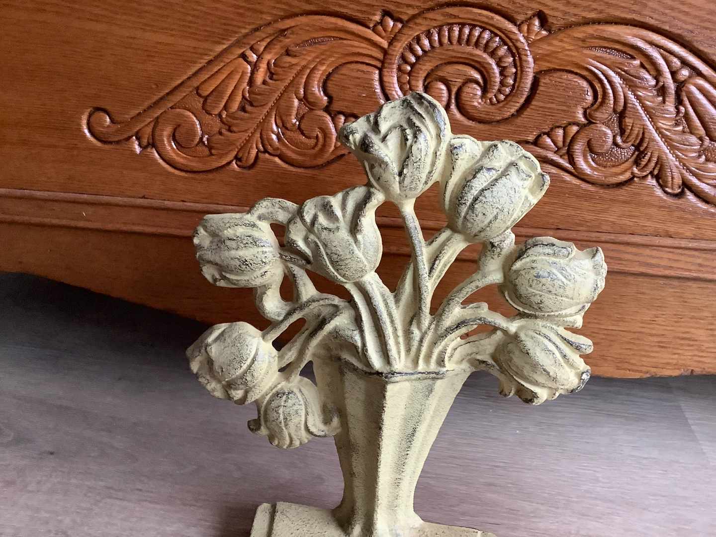 Vtg Cast Iron Tulips in a Vase Door Stop 🐞 - photo 2