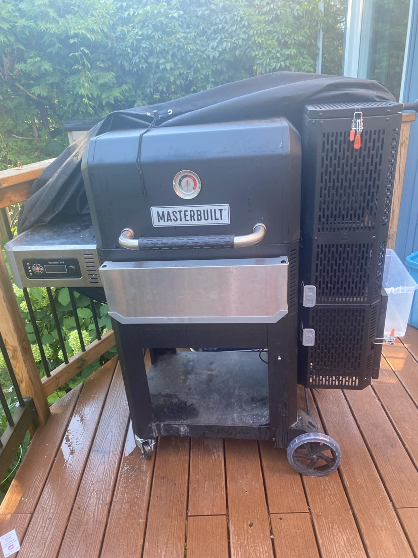 Masterbuilt Pellet Smoker and Grill