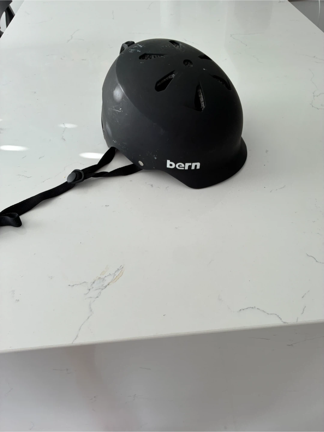 Bern Hard Hat XL Bike/Skate Helmet – Black – Good Condition - photo 4