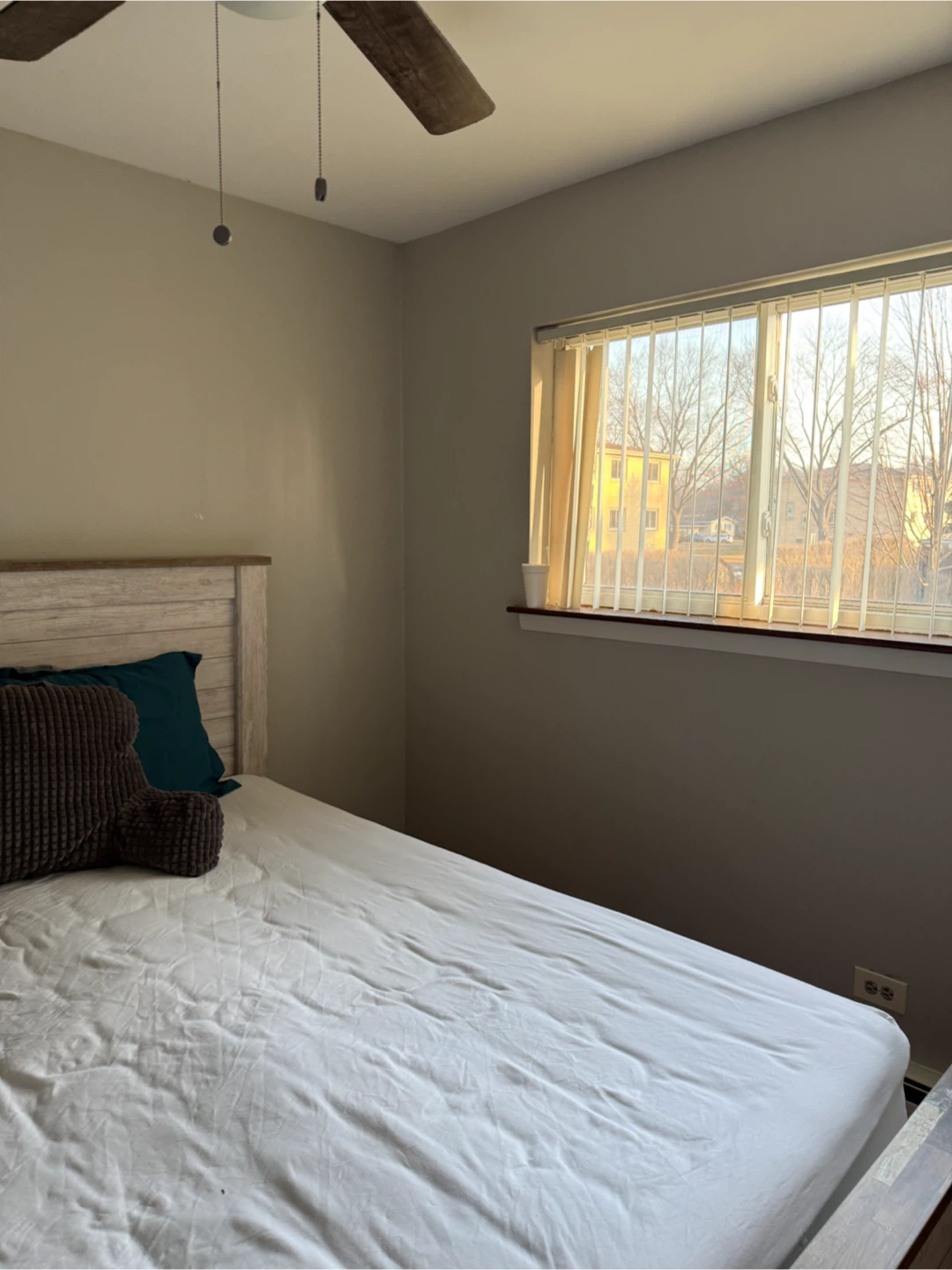 Farmhouse Style Queen Bed Frame - photo 2