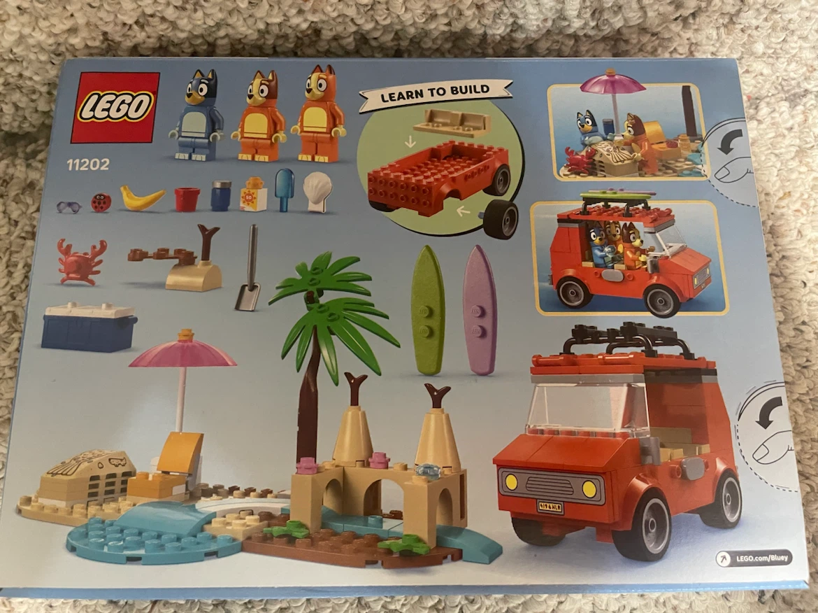 NEW! LEGO Bluey's Beach & Family Car Trip Building Set (11202) - photo 2